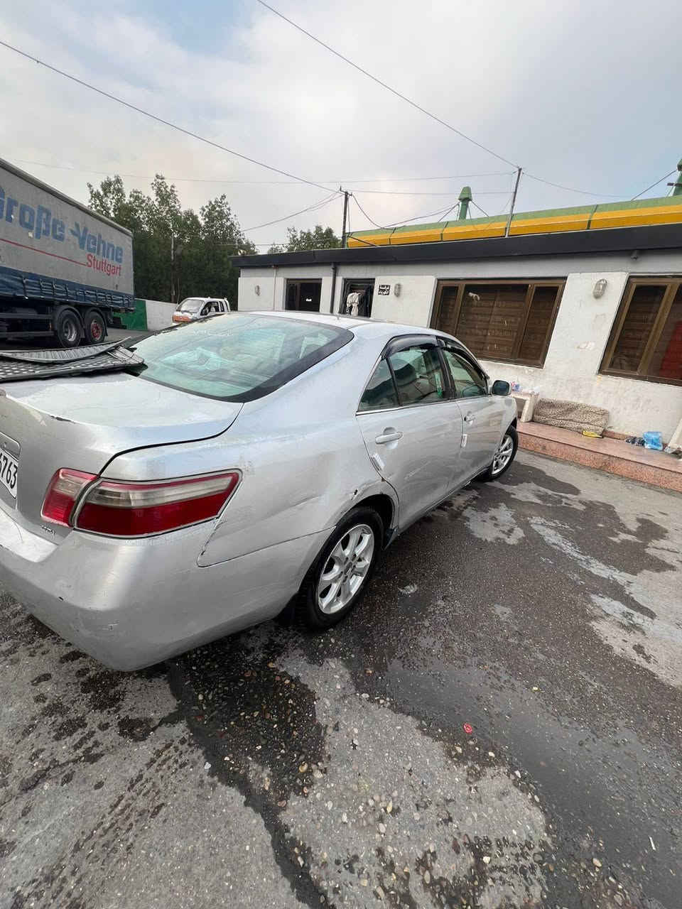 السلام عليكم من رخصت الادمن عندي كامري موديل 2009 وارد امريكي كير ومكينة خير من الله  حادث السيارة جاملغ خلفي مال سكن مكان السيارة بغداد الثعالبة شارع البانزين خانا 
الاستفسار اتصال على الرقم ***********
السعر 78 ورقة وبيها مجال للشراي
