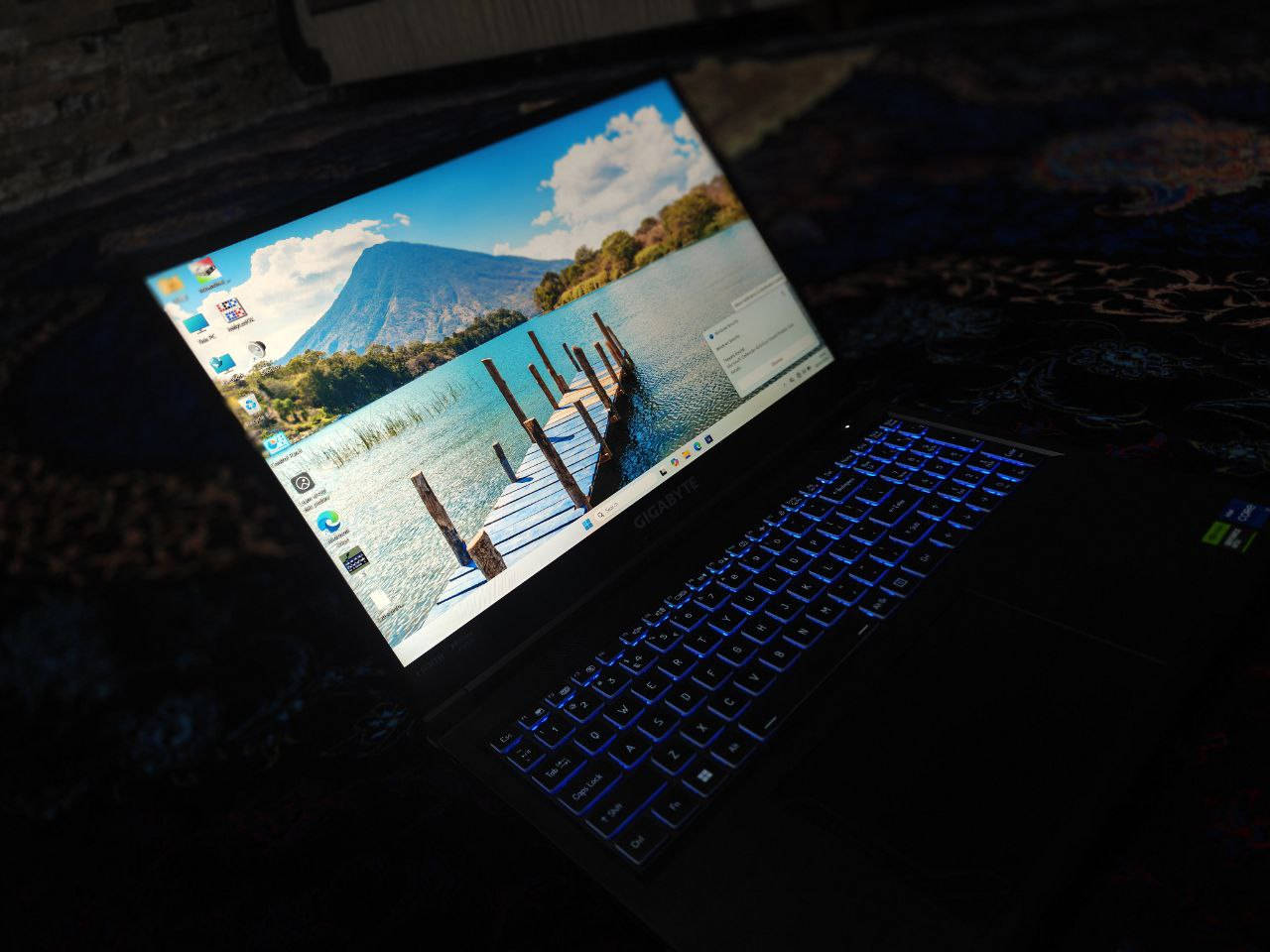 سلام علیکم ورحمت الله 

جبت لكن افضل لابتوب للالعاب واتصميم بسعر ناررر 🔥

المواصفات :-
Name Laptop : Gigabyte G6 KF  Gaming laptop
CPU : Core i7 13620h للالعاب و برمجه فوول
GPU : RTX 4060 8GB كرت شاشتها قوي جداء
Ram : 16Gb للالعاب والبرمجة فوول
hard : 1tb SSD سرعه قوية
Screen : 16 +WUXGA/FHD 165Htz شاشة قوية
نضافتها : 98%


السعر : مليون ٢٥٠ الف فقط🔥 
توصيل موجود داخل كل عراق 🚚


**إذا كنت صاحب هذا الإعلان وتريد حذفه لأي سبب، رجاءا أرسل رسالة إلى الدعم الفني**