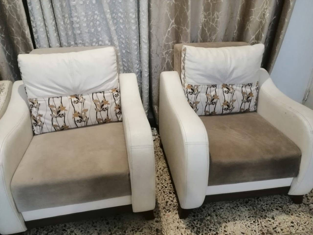 السلام عليكم عندي غراض بيت للبيع نظيفات مثل ما بلصوره واضحه سعر البوفيه ١٠٠ سعر التخم ٥٠٠ سعر الكاونتر ١٥٠


**إذا كنت صاحب هذا الإعلان وتريد حذفه لأي سبب، رجاءا أرسل رسالة إلى الدعم الفني**