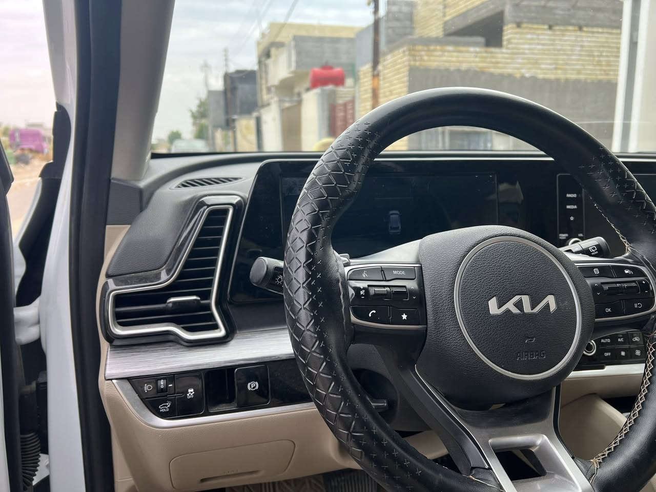 السلام عليكم سبورتج 23 فول مكفوله ماشيه 70 الف السعر 23500$ للاستفسار
***********
