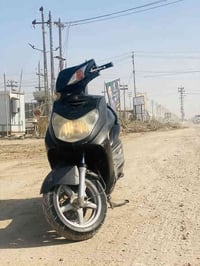 للبيع مفتوحة دراجة مكينتها ناعمة عداد ١٤٠   كلها شغالة   اشاير- لايت- ...