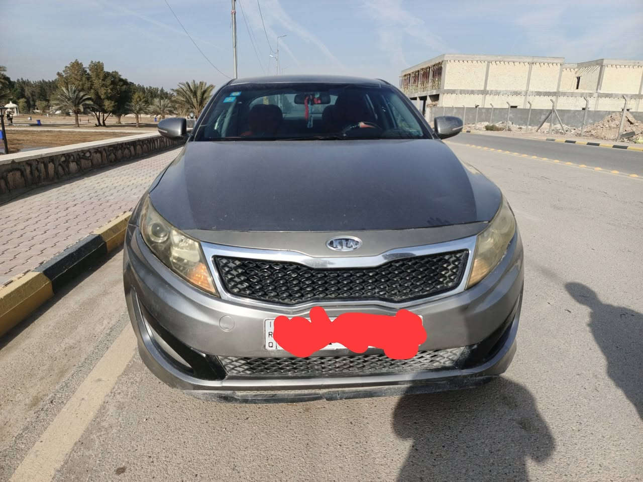 للبيع كيا اوبتيما موديل2013 وارد امريكي  مواصفات إشارات بل المري وتحكم استيرن ونظام ايكو ومثبت سرعه بلوتوث مانع انزلاق  وغيرها من المواصفات رقم بغداد الجديد باسمي تحويل مباشر بيه اربع قطع صبغ جهة السائق(دون ضرر بالدواخل)حداده امامي خلفي كامل جديد وتخم تاير مع الاسبير جديد وباتري جديد والمحرك نظيف مع بنكه وراديتر وفابريتىر جدد وبنكه احتياطيه جديدة وتدفئة وتبريد والاتصال على الرقم *********** سيارة مال جناي
