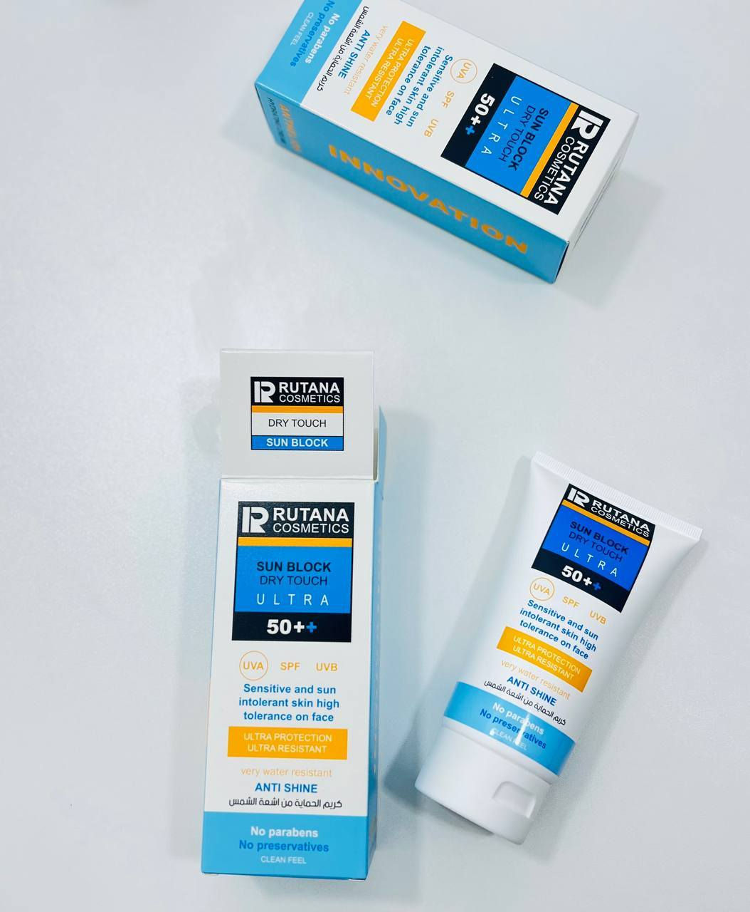 ☀️ واقي شمس روتانا كوزمتكس spf 50 (Rutana Cosmetics – Sun Block Dry Touch Ultra SPF 50+)
🌼 الميزات الرئيسية:
▫️ حماية عالية جدًا من أشعة UVA & UVB 🌞
▫️ مقاوم للماء بدرجة قوية 💦
▫️ لمسة جافة تعطي بشرتج مظهر غير لامع 👌✨مناسب للبشرة الحساسة 💖
 يُستخدم على الوجه بكل أمان 🧴✨
خالــي من البارابين 🚫
وخالـي من المواد الحافظة 🌿
▫️ حماية فائقة ضد الشمس 🔥
▫️ يمنع اللمعان ✨
▫️ يمنح بشرتج شعور ترطيب والحماية. 
المنشأ~ايطاليا
﹏﹏﹏﹏﹏﹏﹏﹏﹏. 🩷⋆˚🧁✧˚.🎀


**إذا كنت صاحب هذا الإعلان وتريد حذفه لأي سبب، رجاءا أرسل رسالة إلى الدعم الفني**