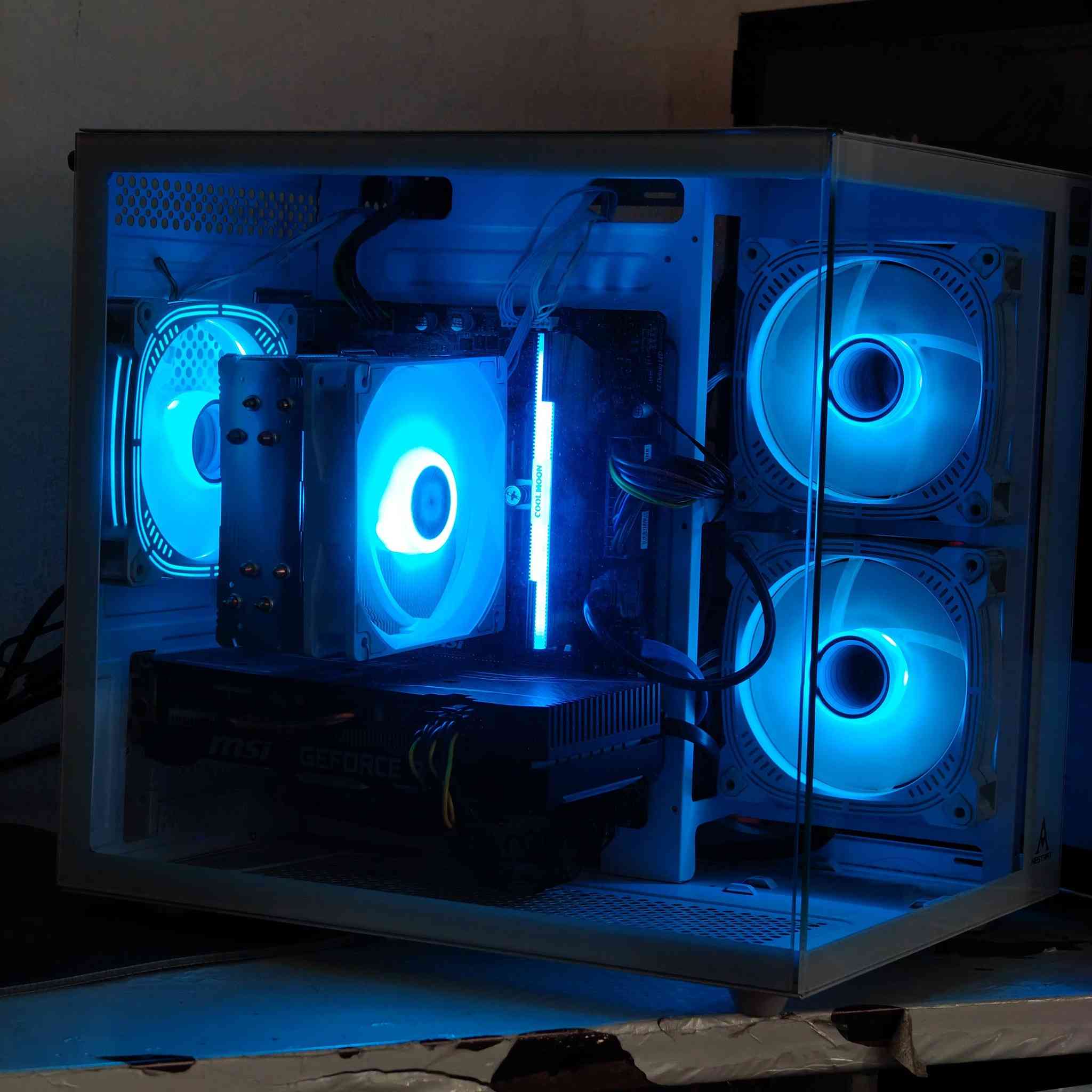 السلام عليكم
كيس كيمنك ورندرة ومونتاج للبيع 🤍
المواصفات :
💠GPU: MSI RTX 2060 6G  
💠CPU: I7 8700 6c 12thr 4.6Ghz 
معالج قوي خاصة بالرندر والكيمنك 
💠Cooler: Air cooler Thermalright 120mm
💠M.b: MSI B365m- PRO  
💠RAM: Samsung 16GB DDR4 RGB 
💠STRG: Ssd 256GB + 256GB Ssd
💠P.s: Rocket 650w RGB 
المروحة تشتغل باعلا طاقتها فيكون بيها صوت 
اما كبورسبلاي مضمون 100% بدون اي خلل
💠Case: Glass case with 3xRGB fans 
تحكم ريمونت هواي الوان هواي مودات Remont

💲السعر 655 الف مع ضمان الحاسبة اسبوع بشرط تربطها على UPS لحماية القطع من الكهرباء

بغداد مدينة الصدر قطاع 23
يوجد توصيل
 واتس ***********
 اتصال ***********
