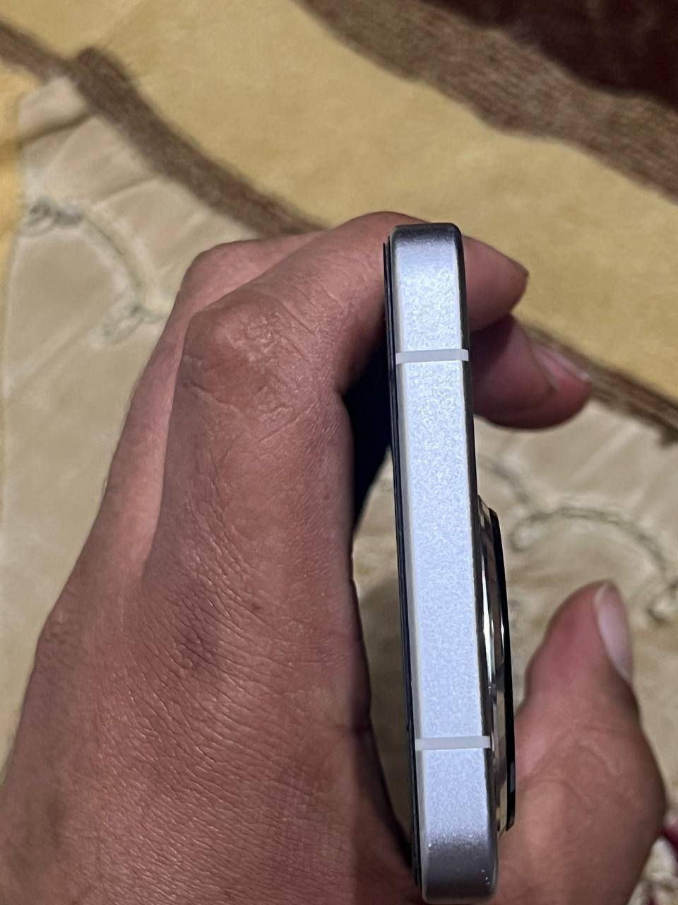 السلام عليكم... بيع فقط 
بوكو اف 7 برو...
كامل ملحقات (علبة + شاحن 90 واط +3كفرات)
مستخدم نظيف 90 ٪... 

بي فقط صدعة بالطرف مال الشاصي ما مأثرة عليه بأي شي...

بطارية 97٪...
مكاني بصرة ابي الخصيب و ماعندي توصيل 
٥٥٠ الف 
***********
