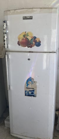 ثلاجه • نضيفه • الديوانيه شارع سالم