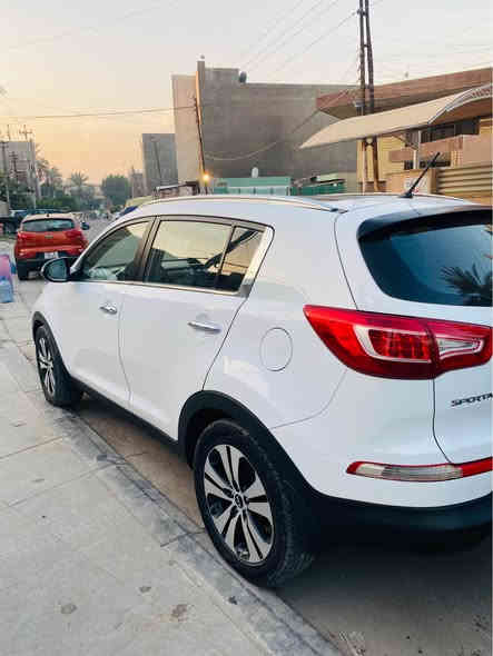 السلام عليكم سبورتج 2012 للبيع خليجيه رقم بغداد فول مواصفات واحد عله واحد بصمه تشغيل بصمه ابواب بانوراما مري شفط كامره حساسات مانع انحدار كشنات جلد بيهة جاملغ امامي مبدل بدون دواخل  والدوسه من جهة الباب مصبوغه مكاني بغداد للاستفسار *********** السعر 140 Colombo
