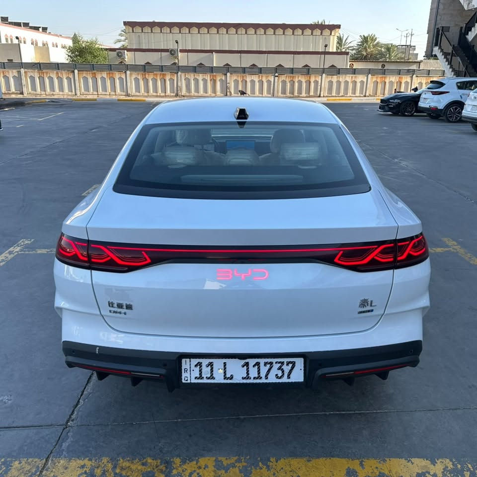 BYD QIN L(وارد دولة الصين)
الموديل :- 2025
عداد المسافة :- 21000 كم
مدى البطارية :- 80 كيلو 
مدى البطارية والبانزين :- 2100 كيلو 
المواصفات :-
1- بصمة ابواب وتشغيل
2- نظام ترحيب عند الاقتراب 
3- داخل جلد ابيض 
4- 13 كامرا 
5- اوتو بارك
6- رادار تفاعلي 
7- وبقية المواصفات الاساسية المعروفة
السعر 24،000،000 د.ع 
العنوان بغداد / جانب الكرخ
للإستفسار :-***********
