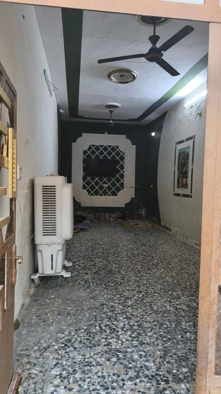 سلام عليكم
بيت البيع المساحه 150 طابوصرف
بحي طارق شارع الوسط يم تيل8 
يحتوي عله ستقبال و4غرف
الاستفسار لاتصال عله لارقام 
***********
***********
مكلف بنشر
