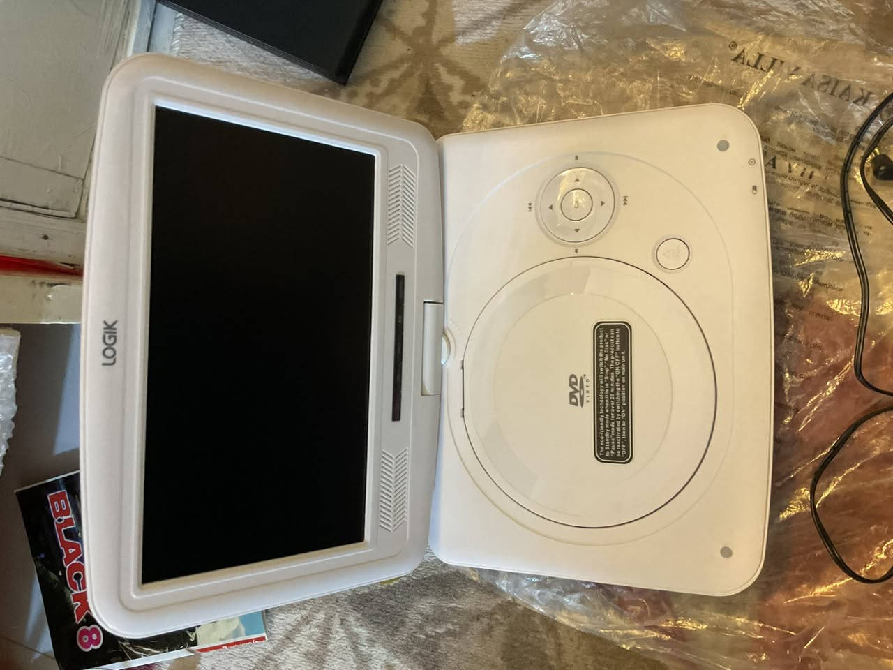 السلام عليكم ورحمة جهاز دفيدي شحن اكثر من ساعتين لونه مميز ابيض لامع نظافته ١٠٠٪؜ سعره ٤٠


**إذا كنت صاحب هذا الإعلان وتريد حذفه لأي سبب، رجاءا أرسل رسالة إلى الدعم الفني**