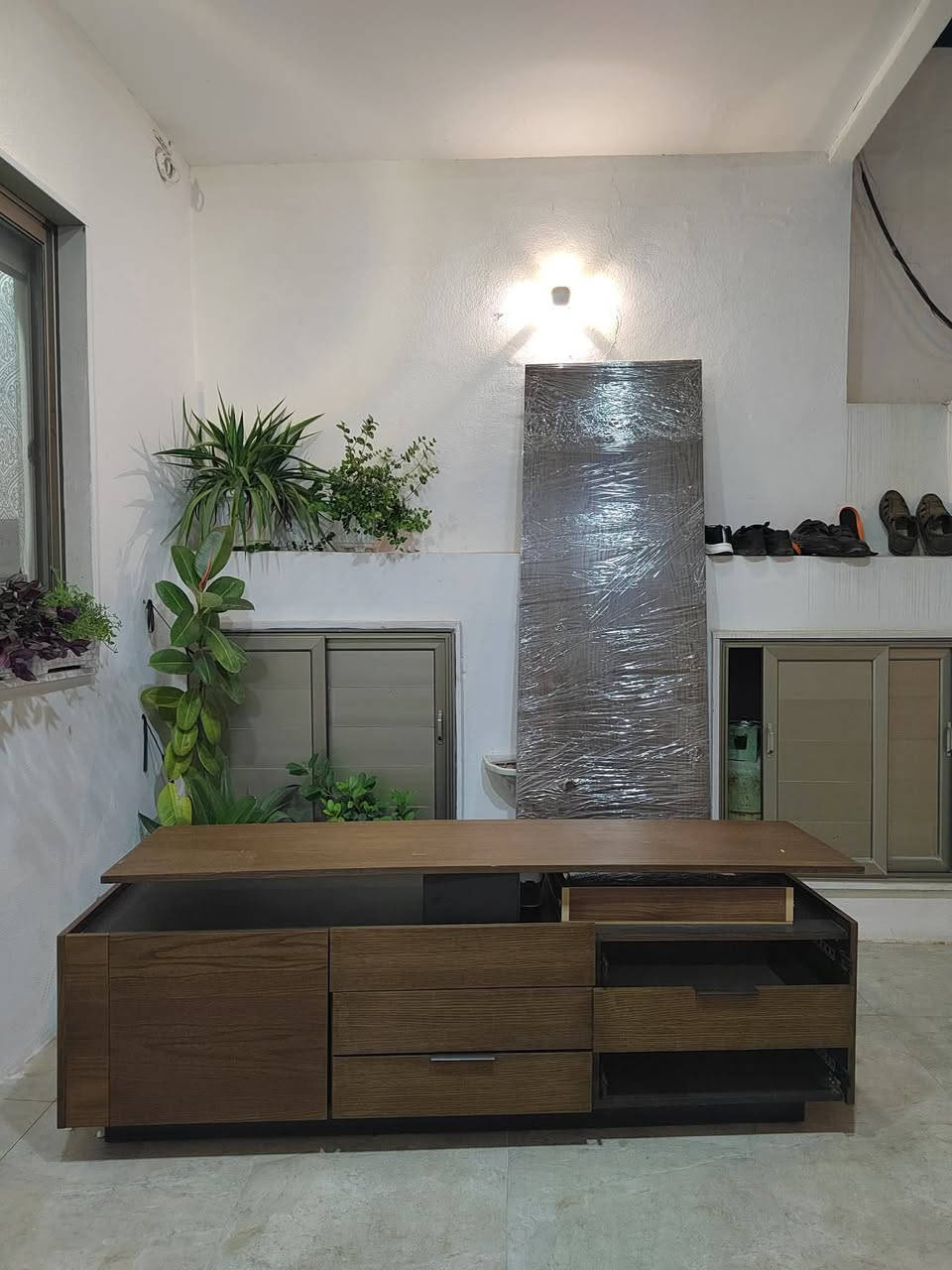 ميز تلفزيون ايطالى ماركه ڤيترا  خشب اصليه.  اريد ابيعه 150الف


**إذا كنت صاحب هذا الإعلان وتريد حذفه لأي سبب، رجاءا أرسل رسالة إلى الدعم الفني**