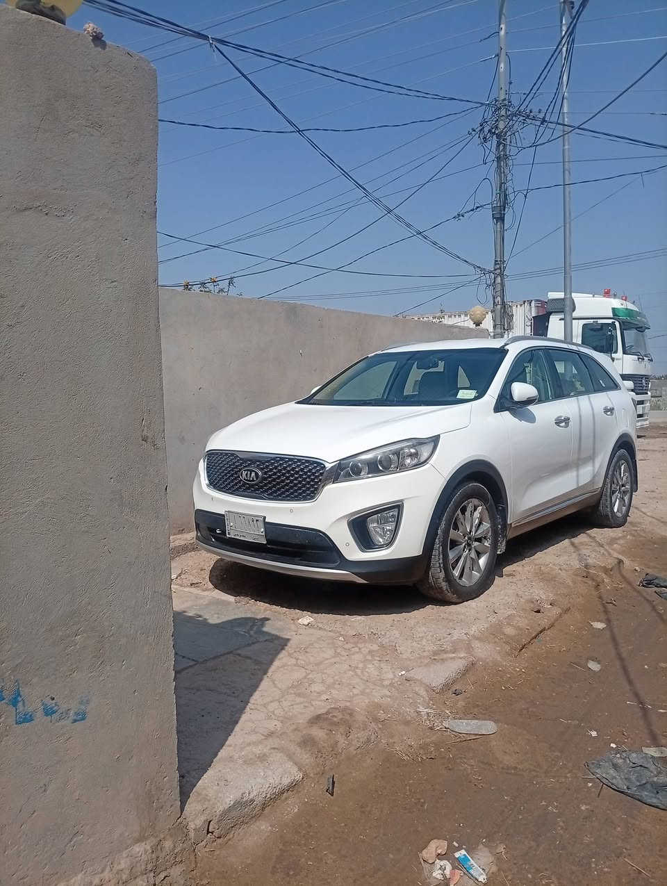 سورنتو للبيع كفاله عامه مكينه ستندر ما مفتوحه 
تبريد فول رقم بابل ثاني يوم مداور 
***********
موديل 2016 
السعر دفدرين أو 8 ورقات
