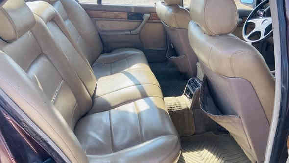 السلام عليكم ورحمة الله 
للبيع BMW 
i730 
حجم 3000 سته سلندر 
سيارة كفاله گير محرك اكسل تبريد دواخل كهربائياتها كله ع البلاد
تخم تاير جديد ترايها وين ما يعجبك
سعرها 65$ مجالها قليل 
للاستفسار ***********
