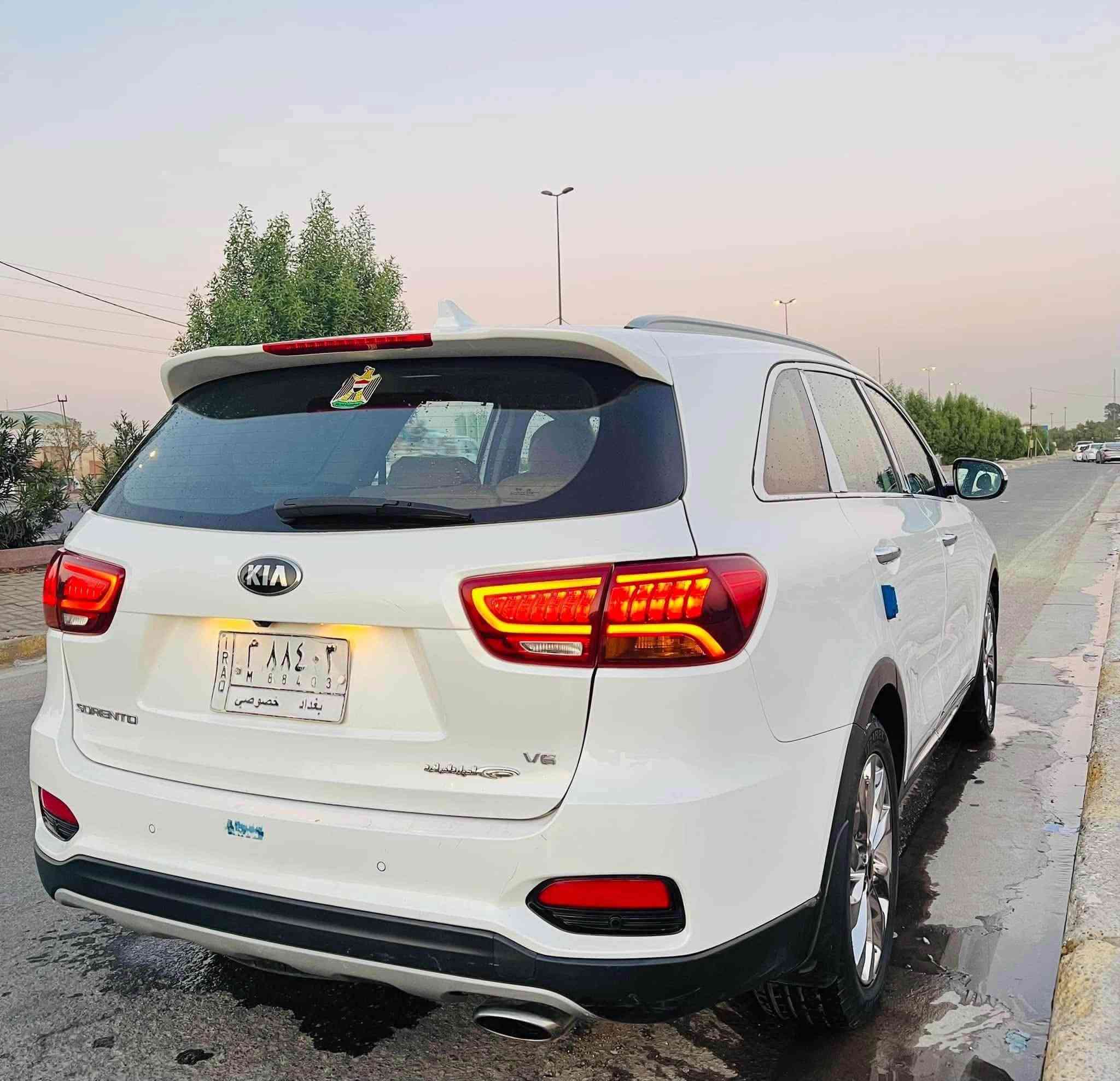 سلام عليكم
كيا سورنتو 2018 شكل ال 20 خليجي ماشيه 100الف كم برغي ممفتوح بيها فول مواصفات عده البانوراما رقم بغداد بسمي 
مكفوله عدا بارد قليل على كد شبر اسفل الباب وشخط صغير
محرك V6 
جنطه كهرباء 
7 راكب 
حساس امامي خلفي 
لد نهاري 
لايت زينون 3 عدسات 
بلوجكتر رباعي 
ترحيب بل يدات 
ترحيب بل دوسه علامه سورينتو 
مري شفط 
بك لايت لد 
ويل كب كروم 
شاشه وكامره 
تحكم ستيرن 4 جهات 
بردات خلفية بلادي 
رقم تلفون ***********

وبعد بيها هواي مواصفات مذاكرهن مكاني بغداد 
السعر ( 235) ورقه
