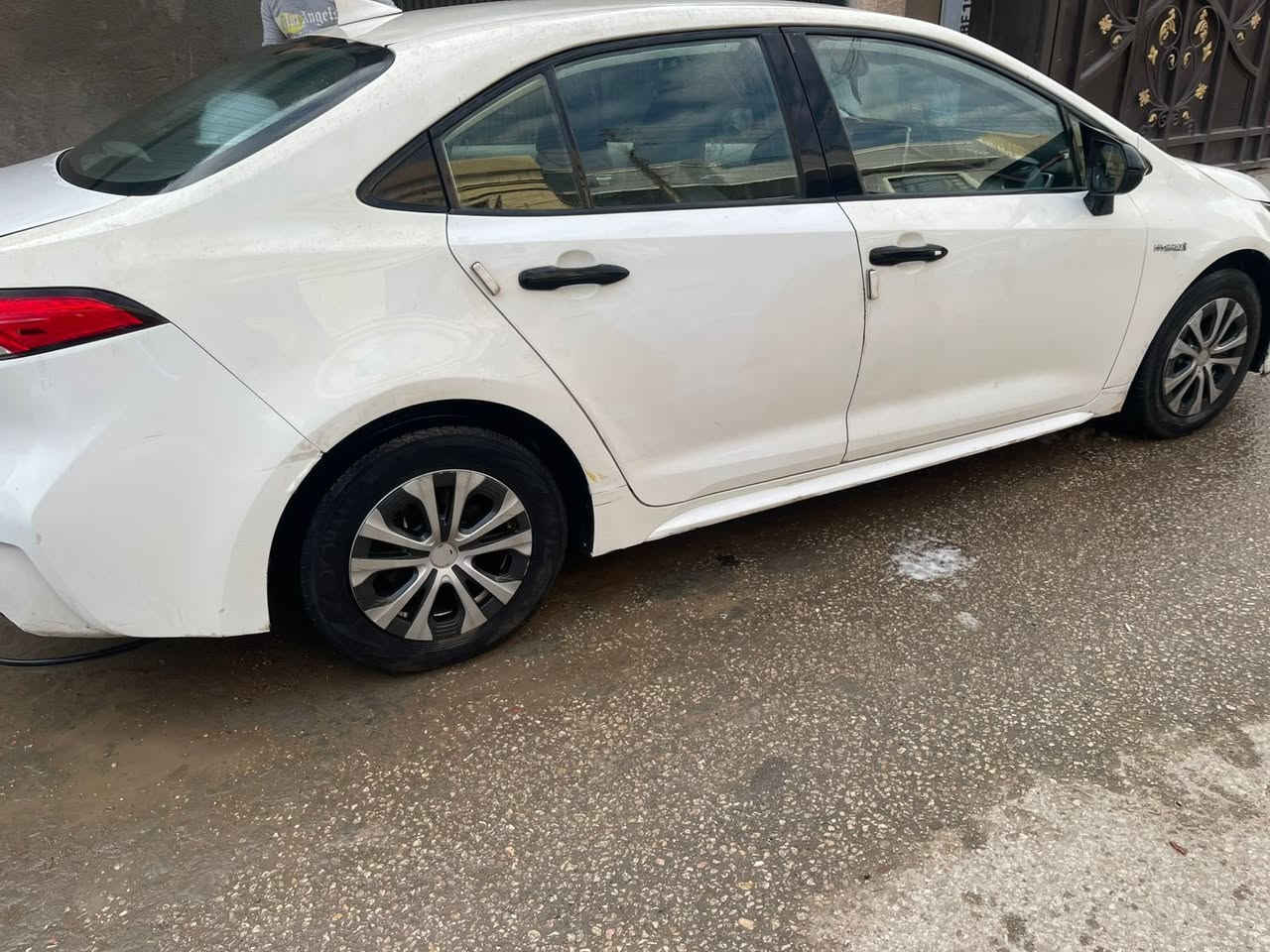 السلام عليكم للبيع كورلا 2020 حادثه موجود بلصور 122لون ابيض ***********
