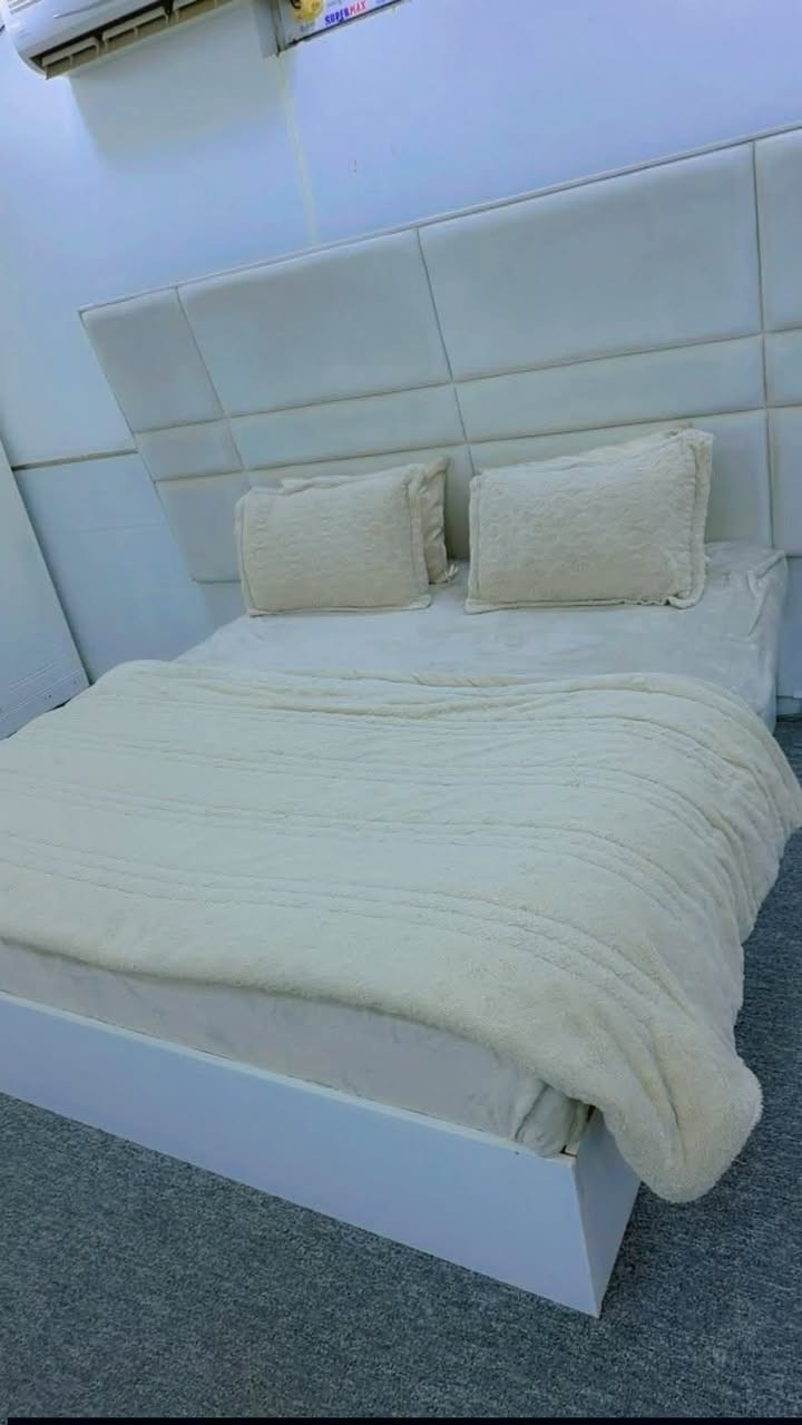 غرفه نوم شغل تفصال خطاط فول نضافه مكان كلار 
***********
