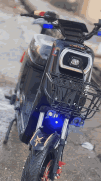 سلام عليكم اخوان دراجه R8 المرغوب والمعروف بسوك مستخدم شهرين فقط تجي تشوفو كدام عينك احله من الصور 5 بطاريات 32امبير شرط كلشي احمل بيها سرعتها 109 عقل رياضي تجي تشغل وتمشي العنوان موصل حي الاخاء سعر 425 بيها مجال  ***********
