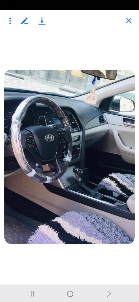 🚗 للبيع سوناتا 2015
🔹 اللون: فيلي
🔹 الحالة العامة: جيدة
📌 تفاصيل السيارة:
حادث سابق (جام لغ + بنيد شاصي)
نقاط حالوب خفيفة جدًا (غير واضحة، لكن نذكرها للأمانة)
السنوية: ساقطة
يوجد بارد خفيف قرب باب البنزين
⚙️ المواصفات والمميزات:
تبريد ثلج ❄️
محرك وكير مكفولات
تايرات تخم + تاير جديد
بطارية جديدة 🔋
تحكم بالستيرن
شاشة
كاميرا خلفية 🎥
💰 السعر: 123 مع مجال
📞 للتواصل: ***********
