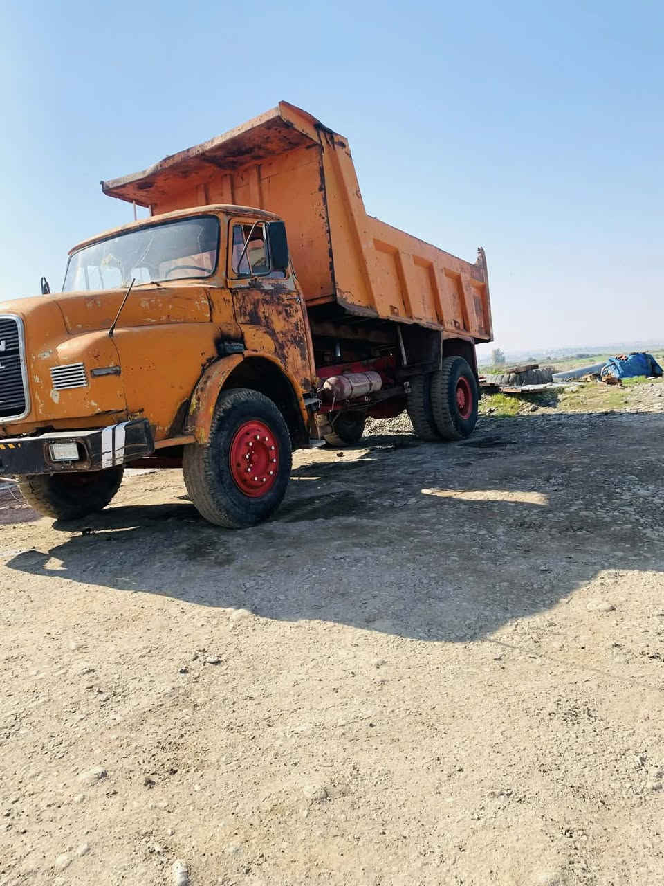 السلام عليكم قلاب للبيع مان اسرائيلي للبيع رقم انبار محرك كير اكسل شرط شركه طخم تاير بدي و جك انضاف بدون فطر شاصي سعر 60 وبيها مجال 
اتصال ***********
