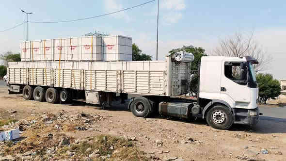 السلام عليكم للبيع عربانه حدادة ابو حيدر تركيه طول ١٣ و٦٠  اربع محاور جوبلس 2 رفاعات تخم تاير ما مشتغل تخم بنز شرط تخم جوبلس عربانه جاهزه مابيها اي نقص 
سعر 120 ورقه وبيها مجال بدون فصخ وربط
 الشراي يتصل ***********
***********
