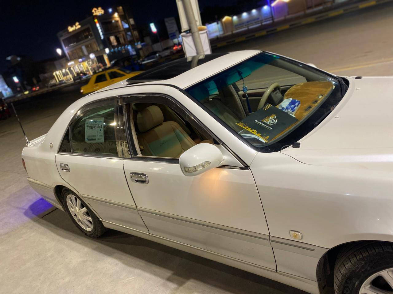 سلام عليكم ملكه كراون تسجيل جديد تحويل مباشر رقم انكليزي للبيع او مراوس بيها جملغ ايمن تبديل
فول موصفات 1/1
4دكم اصل 
تبريد قطعتين امامي وخلفي
ثلاجه خلفيه + 
 رادار امامي
 تحكم استيرن
مكينه ديفور الجبيره 
شاصي 75
برده خلفيه 
اربع كشنات كهربائيه 
مري اشاير +شفط
ستيرن كهربائي
كروز مثبت سرعه
مشغل اقراص 
شاشه كرستال ترحيب
لايت امامي وخلفي كرستال 
ويل نجمه
وبعد بيه هواي موصفات 
مكاني بغداد 
ل اتصال  
***********
اخوان مكلف
 بلنشر اتصلو على رقم
