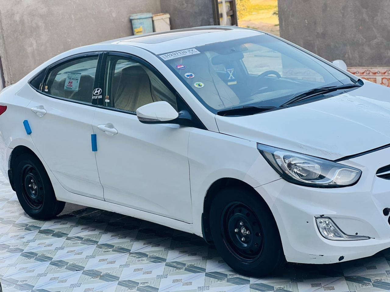 اكسنت موديل 2015خليجي محرك 1600 فول مواصفات رقم بصره تحويل ثاني يوم بيها رشات صبغ بسيطه جداً السعر 88 وبيها مجال مكان الناصريه مكلف بالنشر موبايل ***********
