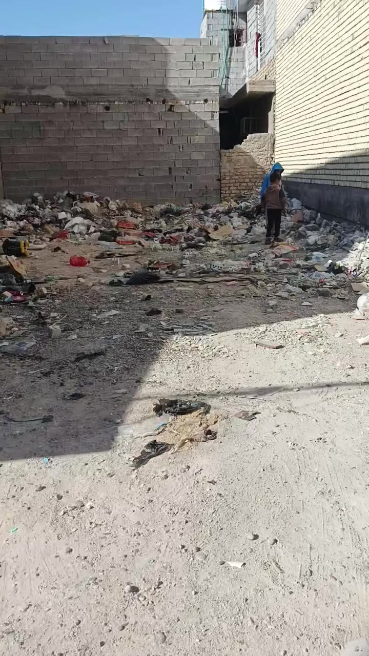 سلام عليكم قطعه الارض البيع الدوانم شارع ابودراج خدمات كامله 100متر سعر 35وبيه مجال ***********
