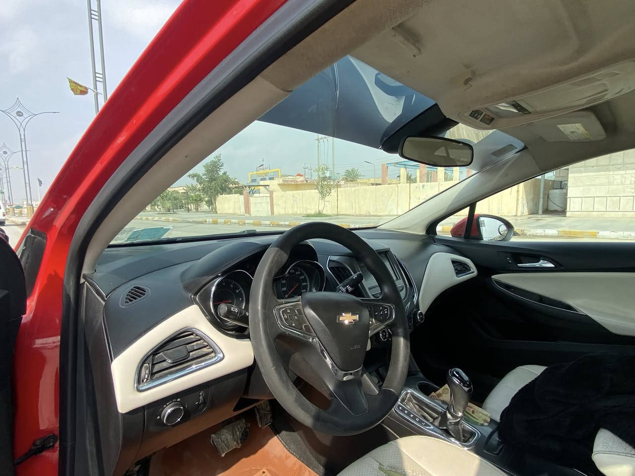 السلام عليكم كروز 2018 للبيع حادثها مثل ماموظح بالصور رقم ذي قار ماشيه 180 كم السعر 90 وبيها مجال للشراي ***********
