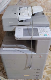 طابعة كانون للبيع مشتريها ٨٥٠ قبل شهر وهسه محتاج  اريد ابيعها للتواصل ...