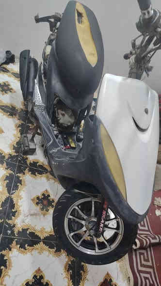 السلام عليكم
ماكس عدله للبيع
مفتوحه 55 واحد من براغي الصالنصه مكسور
كفراته كامله 300 وبيه مجال
واتساب ***********
