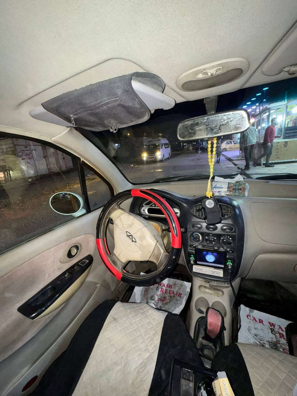 السلام عليكم

سيارة QQ
موديل 2012
السيارة كير اوتو
***********
السعر 25ورقة وقابل للتفاوض
