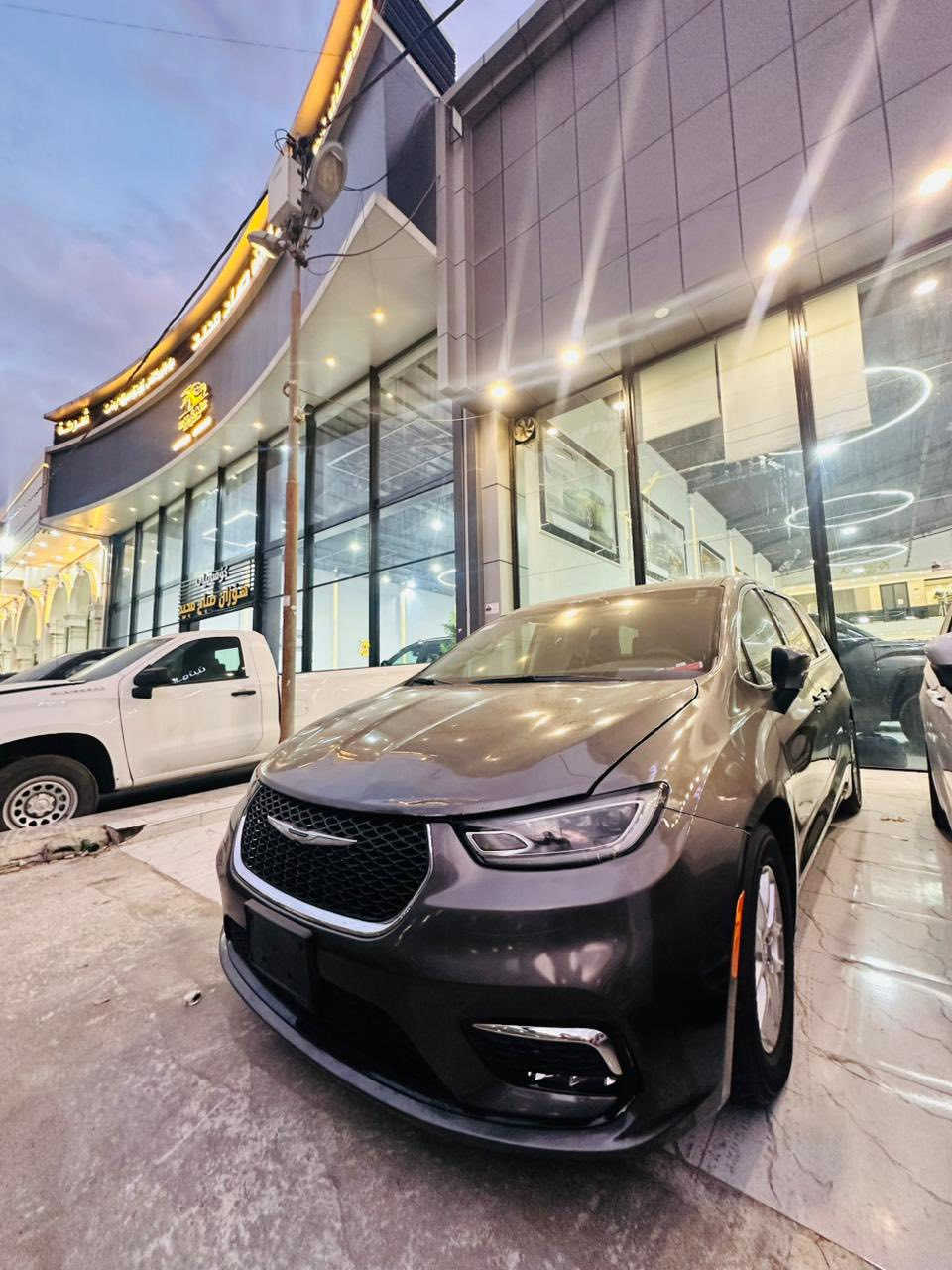 CHRYSLER pasfiga 2023 ✅📦
صبغ بس جملخ سايق او جملخ ورا سايق بدون دواغل شغال
سكان هيتر
كوشن هيتر
ستيرن هيتر
كوشن كاره باي
بابين بصمه
سلندر6
حجم مكينه 3.6
راكب 7
شاشه
كاميره
حساس
رادار
ويل كروم
سعرا 186$ بيها مجال🔥🔥💣 
***********/watsapp✅📞📞✅
