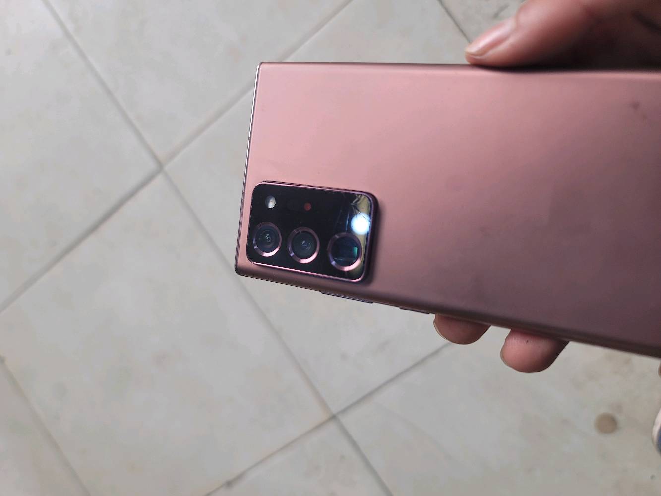  السلام عليكم 
نوت 20الترا 
ذاكرة 256
نسخة الشرق الاوسط 
دبل خط 
الجهاز خارق  
فقط بي طخة بل جامة مال الكامرات مامثرة ولجهاز كلش نضيف 
 موضح بل صور نضافة الجهاز 
بدون ملحقات فقط جهاز 
السعر370 الف
مكاني بغداد الكاظمية 
***********
توصيل ماعندي 
متواجد خاص 