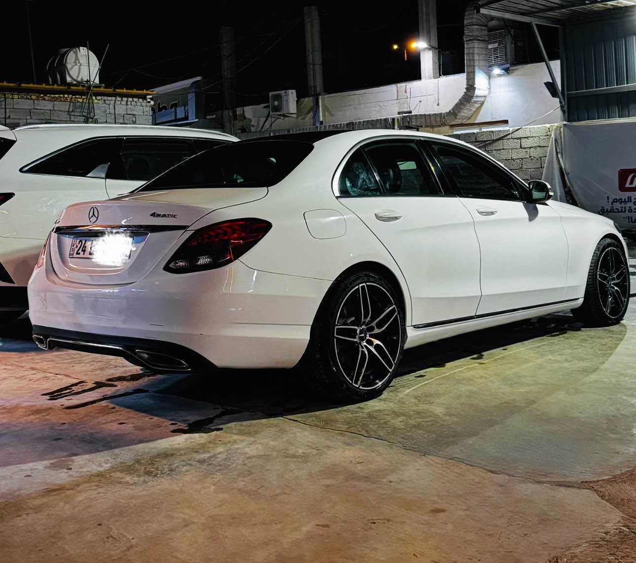 مرسيدس بنز c-class 
 C300 2016 
سياره جديده جداً من انظف السيارات بالعراق بهاي الفئه 
فول مواصفات للاخير 
صفر مسج بدون اي اشعار 
مكفوله كفاله عامه من الضربه والصبغ والتبديل 
سياره ادامتها كلها بالشركه زيوت وبطاريه وحداديه كله جديد بالوكاله برغي مابيها نقص 
رقم جديد وهزه ٢٠٢٦ تحويل مباشر 
للاستفسار *********** ديوانية, القادسية
