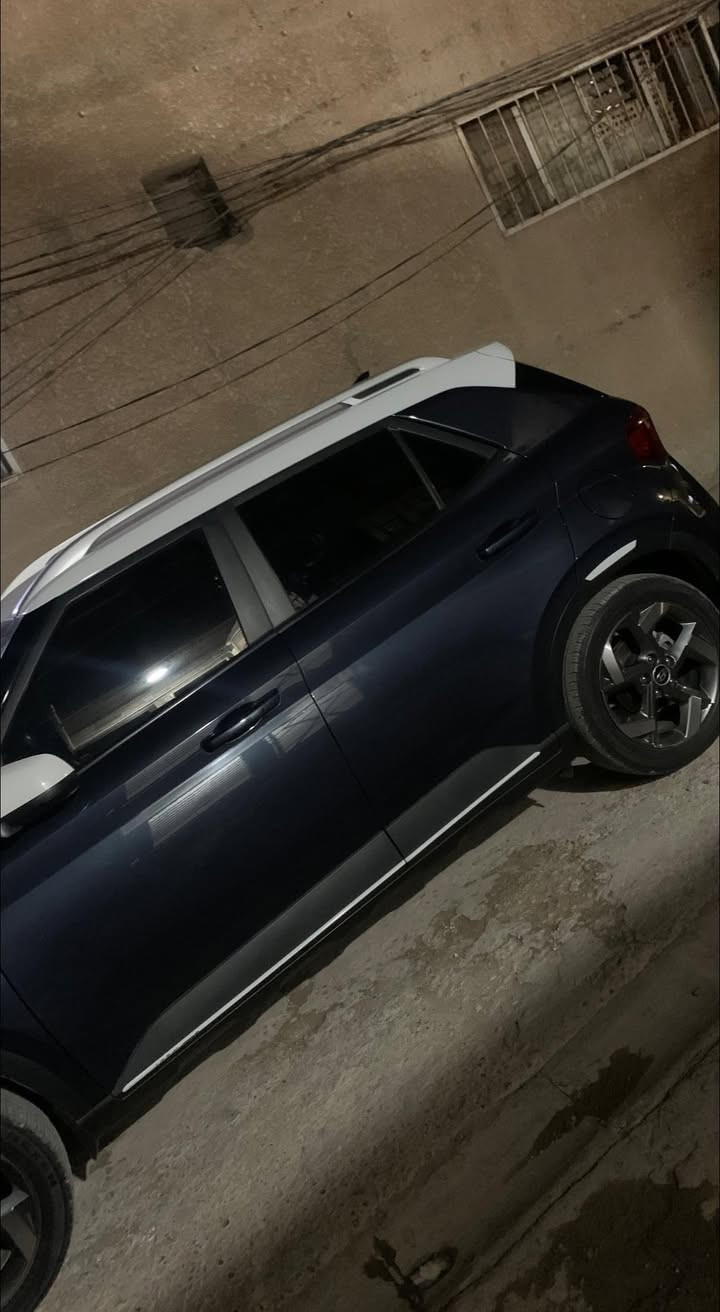 السلام عليكم هيونداي فينيو 2022 وارد امريكي محرك 1600 دوش سمارت ستريم ماشية 17 الف ميل حادثها كلش بسيط بيها شبر صبغ بالبنيد فقط  وبارد صغير بالجامرلوخ الامامي السيارة مرقمة اربيل وجاهزة كلشي متحط عليها لونها تو كلر كحلي وقمارة بيضة السيارة جديدة وممشاها قليل كيرها IVT مو CVT ال IVT نفس ال CVT بس شوية بي تحسينات وبي 6 نمر مواصفات SEL جوة الفول بشوية محرك كير كلة مكفول شخوط مابيها السعر 145 وبي مجال التواصل خاص


**إذا كنت صاحب هذا الإعلان وتريد حذفه لأي سبب، رجاءا أرسل رسالة إلى الدعم الفني**