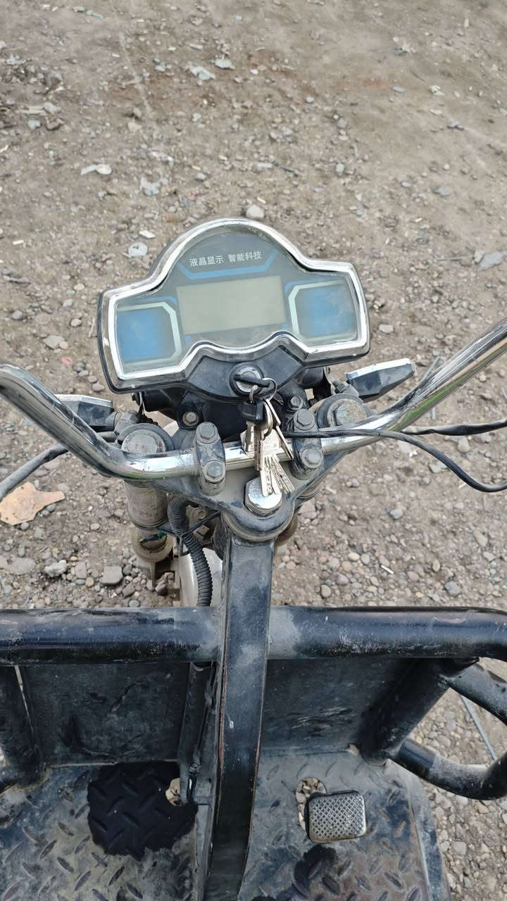 ستوته شحن حجم جبير جاهزه وكامله بطاريات عدد ٥  جدد كبار مسطرا مو صغار ٣ سرع لايت بدي نضيف بس شويه وصخه تنغسل وتبين جديده تايرات نضيف بنزات بريك جديده مكانه بغداد الدوره سعر ٧٠٠ وبيه مجال رقم هاتف ‏‪0772 857 0773‬‏ متواجد واتساب
