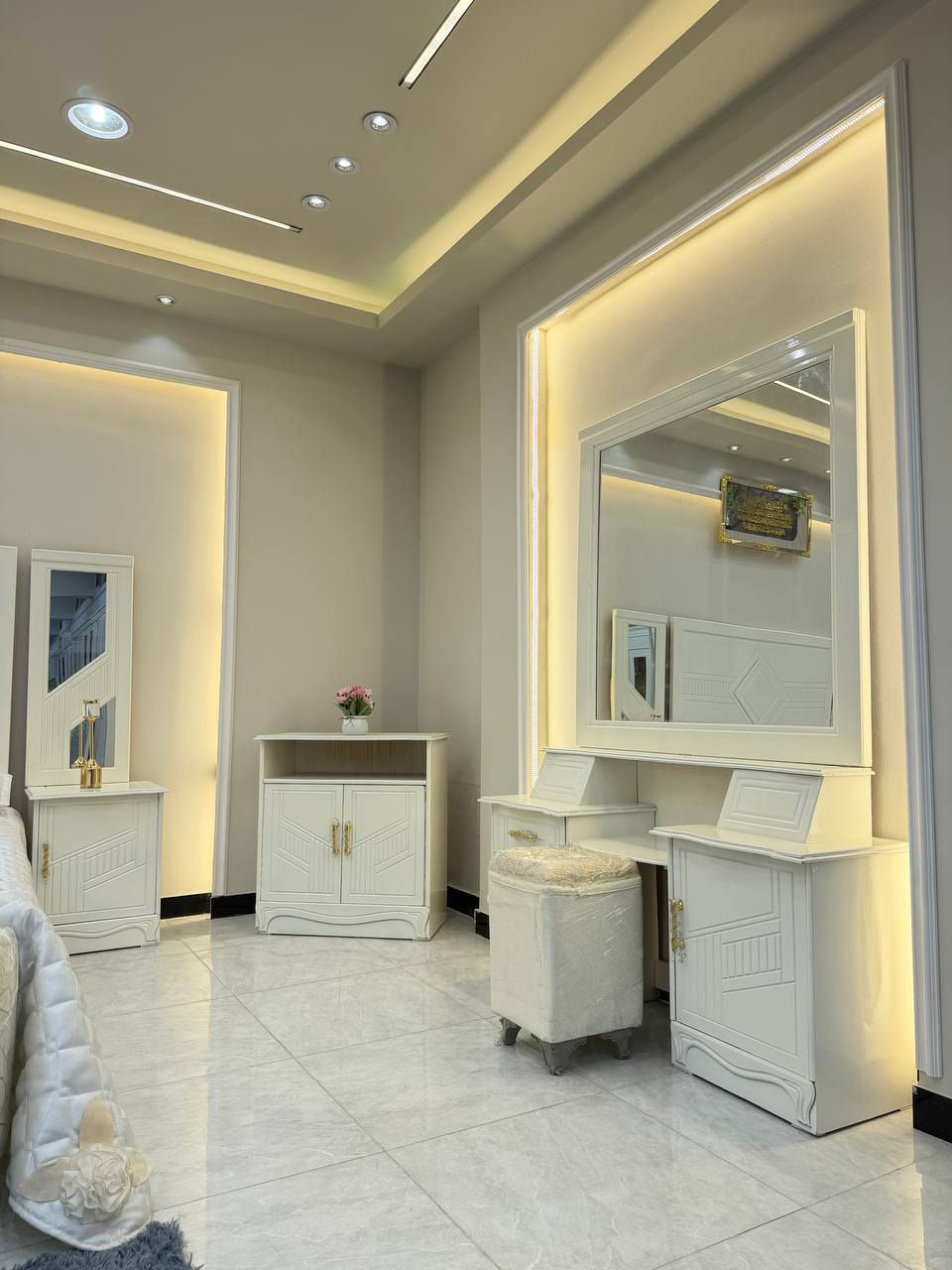 غرفه نوم نجاره عراقيه 🪵🪵
***********

غرف نجاره عراقيه 💯💯

تتكون من 8  قطع 

عرض الكنتور 3 و20سم

ارتفاع الكنتور 2 و20سم

السرير بلوك ٦ ارجل

طول السرير 200 سم 

عرض السرير 160 سم 

الضهر براغي

 

الشازلون 50 الف
السعر 950الف فقط 🔥🔥 متوفر خدمت توصيل لجميع المحافظات العراق 🇮🇶

الاستفسار اكثر خاص او واتساب 

***********
