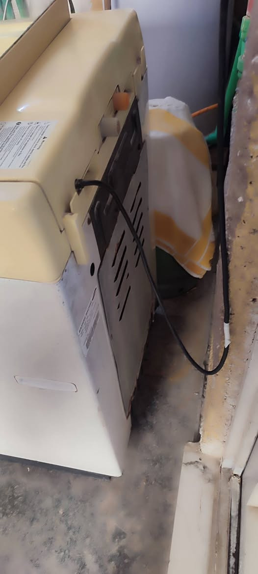 غساله للبيع سامسونج باب الاول 10 كيلو شغاله شرط الشغل شغلها كلش مرتب تجفيفها كذلك تجي تفحص تقتنع يلا تاخذ السعر 200الف تصال ***********
