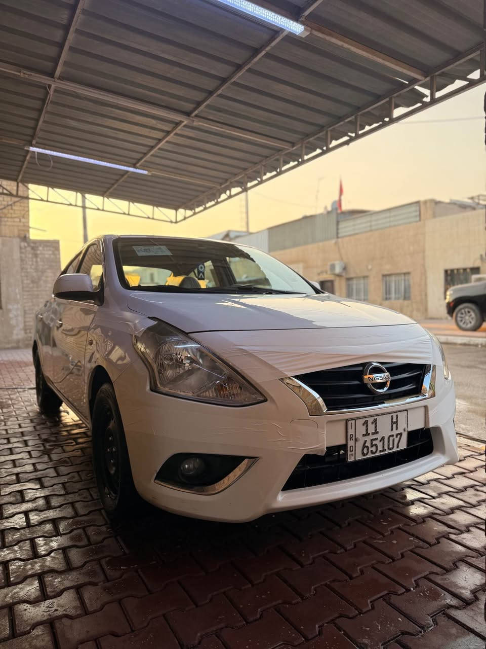 السلام عليكم 
نيسان سني للبيع 2018 
السياره جديده بمعنه الكلمه ماشيه ٦٥ الف 
ارضيات الشركه او العده كله بعده جديده 
السياره عله البلاد 
بيه بارد قليل باباب مال الوره الصدر او الباقي مكفول 
ادامه كامله تايرات جدد الداخل جديد 
السياره مال بيت 
مكاني الدوره 
السعر ١١٢
*********** رقم التفون بغداد, العراق
