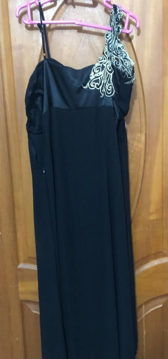 عندي فساتين نظيفه جدا جدا ملبوس مرتين ثلاث فقط والسعر مناسب


**إذا كنت صاحب هذا الإعلان وتريد حذفه لأي سبب، رجاءا أرسل رسالة إلى الدعم الفني**