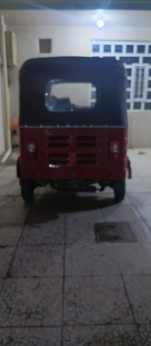 سلام عليكم شباب تكتك البيع موديل 17 تكتك كلش حلو معمر عام مكينه خير من الله حلوه وناعمه كبل الشارع السعر خاص مرقم كامل 
الرقم بس واتساب ***********
