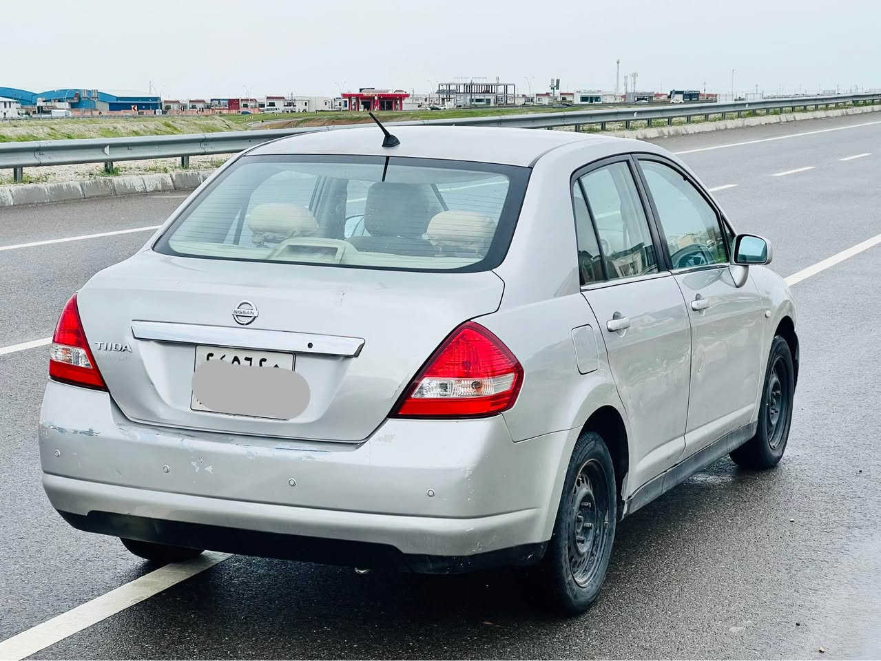 نیسان تیدا2008 کلین بێ سبوغ بێ لێدران یەک دەستە 
لەسەر دەقی شەریکە مایتەوە ناوزەرد گێڕ عادیە گێڕومەکینەی نەکراوەتەوە زۆرپاک ماوەتەوە یەک دینار 
 مەسرەفی تێدا نیە تاقم تایەی لۆکی بۆبستراوە 
هیچ شوێنێکی کاڵنەبۆتەوە زۆر 
سحری 83محملە
شوین هەولیر:*********** أربيل, العراق
