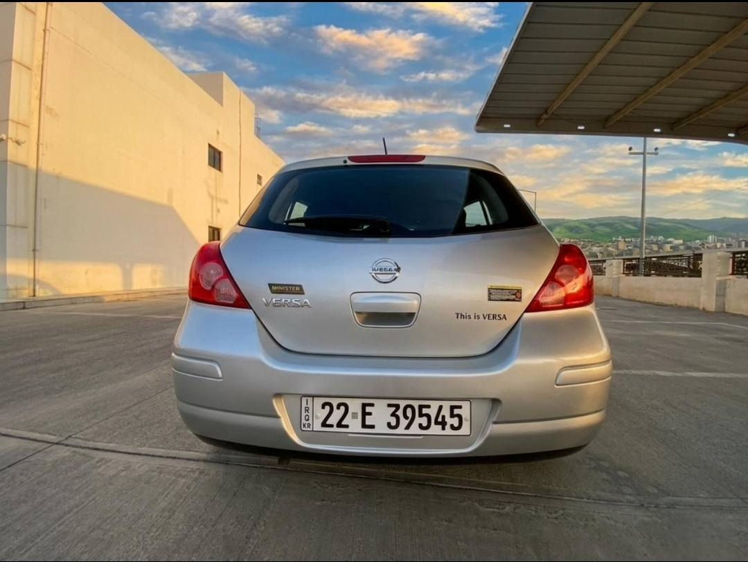 نیسان ڤێرسا ٢٠١٢
مەکین  گەورە 
یەک پارچەی چەمەلەغی دواوە 
ماوەی ڕۆیشتن ١١٢ ھەرزار
سەخفی جەلاتین  بێ کاڵبونەوەو تەرزەکوتەو ە مەعجون    *********** رانية, السليمانية
