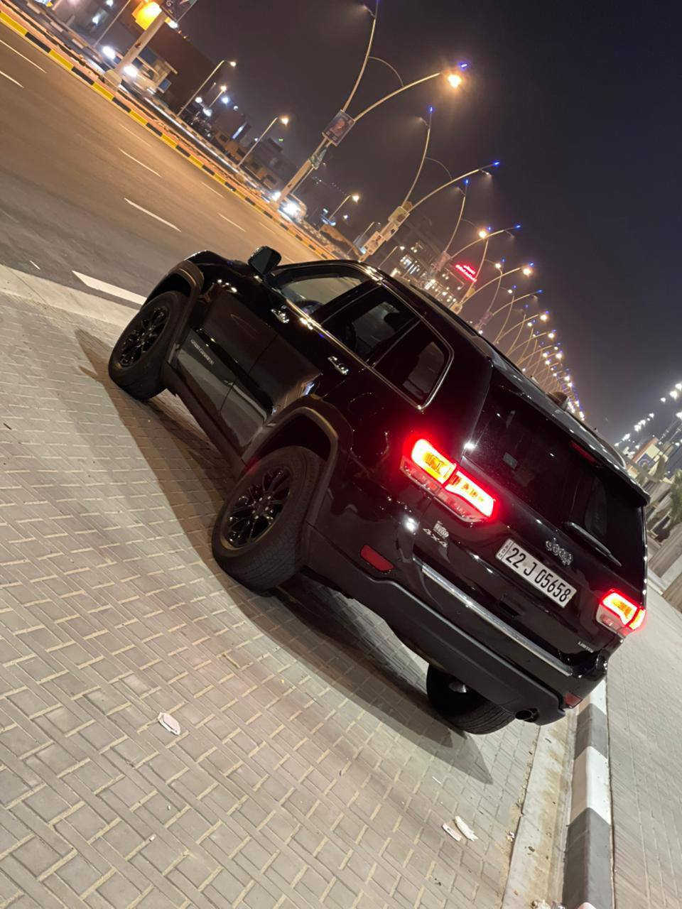 السلام وعليكم جيب شيروكي دوات
فول فول مواصفات جاهزه من كلشي 
دخول جديد كصه جنطه بكاني بصره السعر 85 مجال قليل الشراي  بس الشراي يخابر ***********
