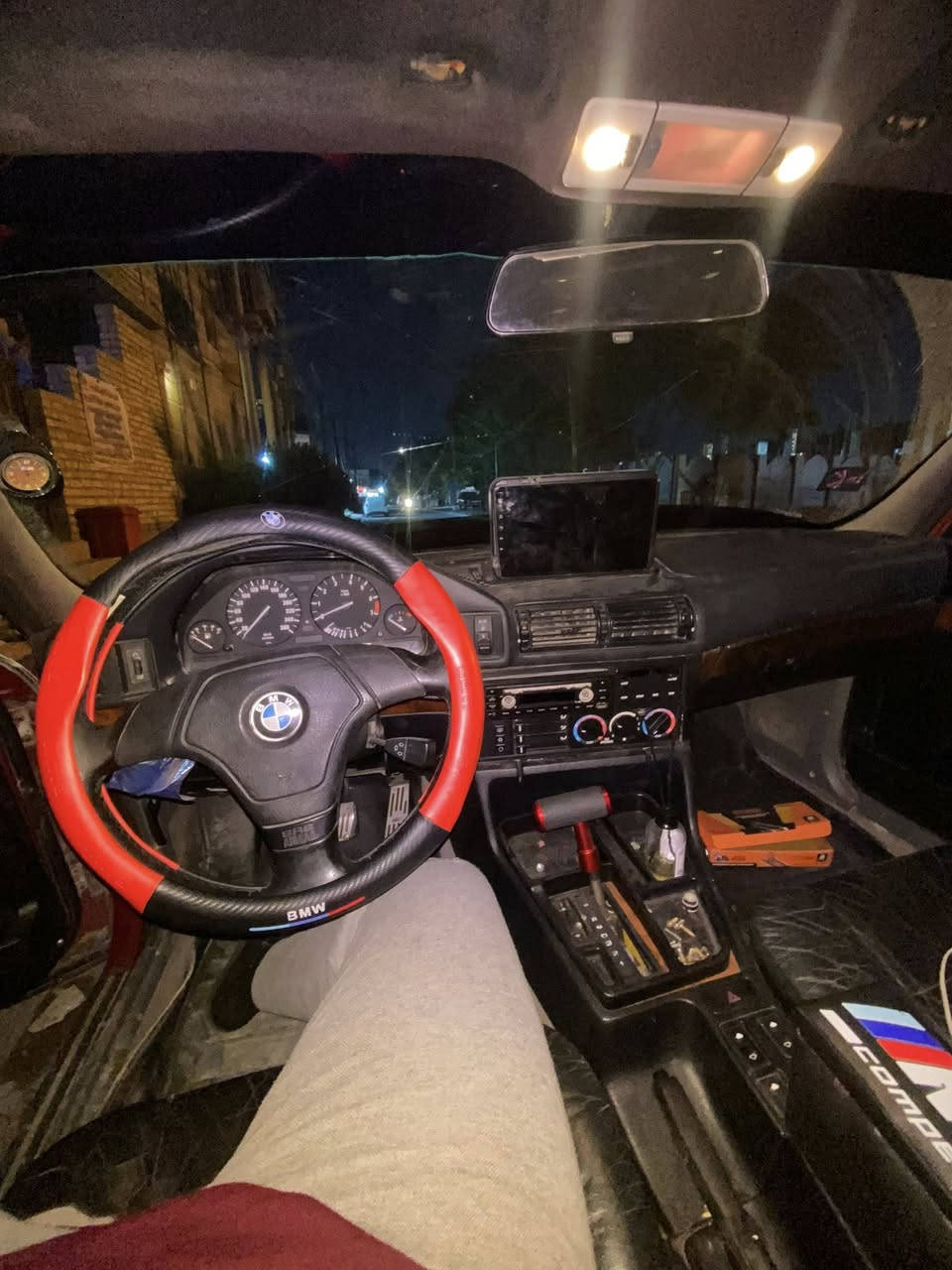 بي ام 525 مسكر 1992  رقم  بغداد السعر 55 وبي مجال
السيارة تخربط بالبداية ورا ما تمشي طبيعي يرادلها صدر واكسل شرط التحويل وبيها مجال 

مكاني بغداد الغزالية 

الرقم: ***********
