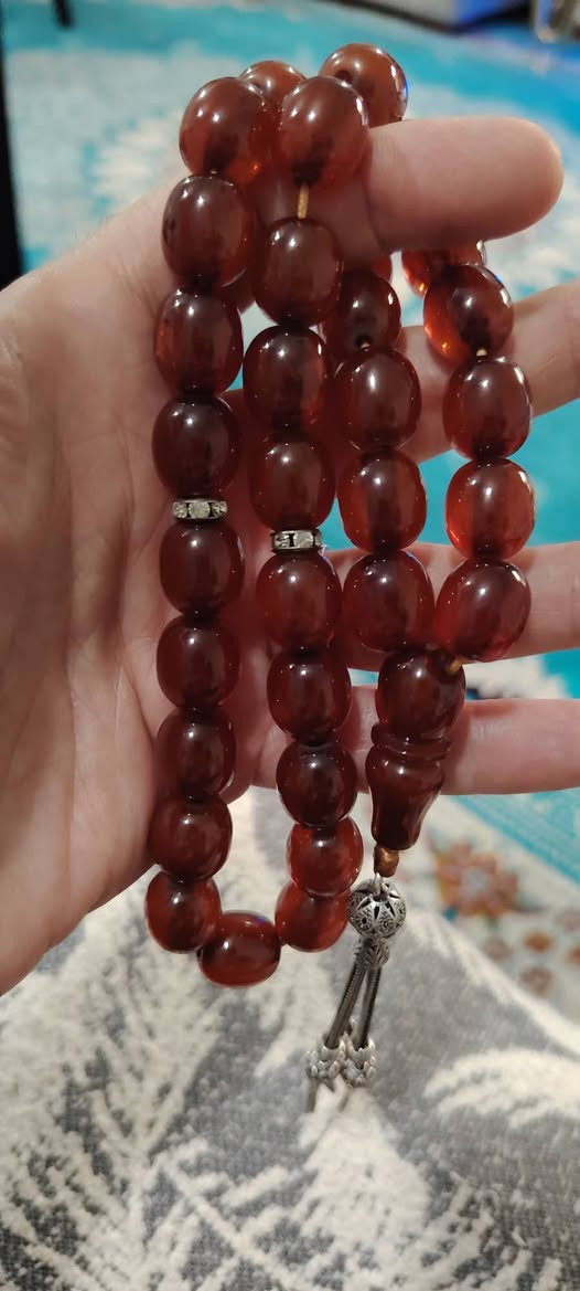 فاتوران  تركيه وسطيه معرقه  ٣٣  حبه  جراخه من ٤ سنوات لون عسلي غامق صلابه وملمس ناعم سبحه راقيه بعد احلى من الصور  (( كركوشه فضه فواصل زاركون ))  الحجم  ١٤ × ١٣  ملم  ((  السعر  ٧٥   الف عراقي  مع التوصيل من الاخير  ))


**إذا كنت صاحب هذا الإعلان وتريد حذفه لأي سبب، رجاءا أرسل رسالة إلى الدعم الفني**