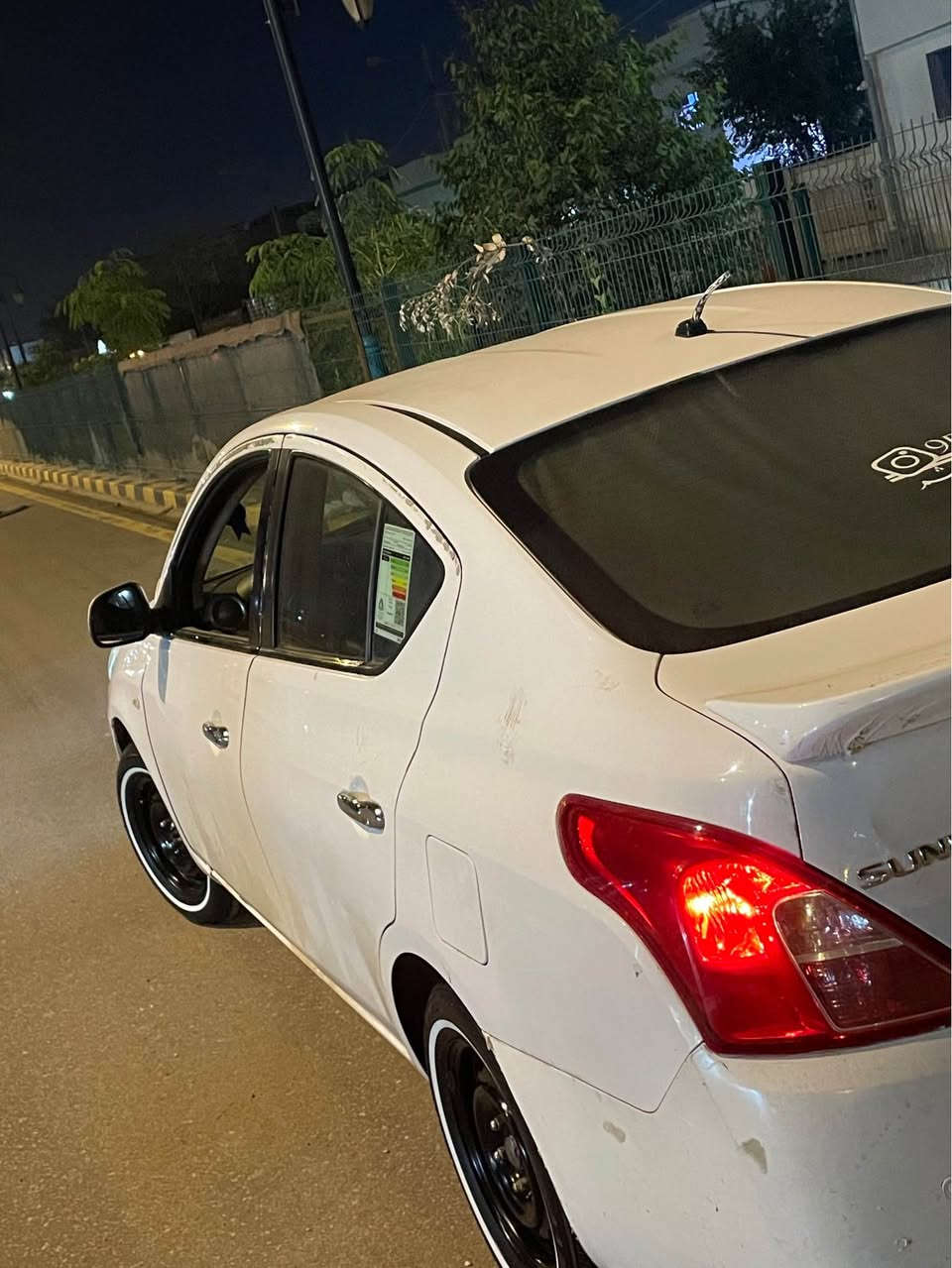 السلام عليكم
نيسان صني موديل ٢٠١٧ السياره جاهزه للاخير مابيها اي نقص حداديه تبريد محرك كير كله مكفول بيها بس بيبان جه الصدر ولجاملغ الامامي بارد فقط بدون صبغ 
السعر ٨٨ وبيها مجال قليل جدا 

عنوان النجف قريه الغدير
واتساب ***********
متواجد عل ماسنجر Singapore
