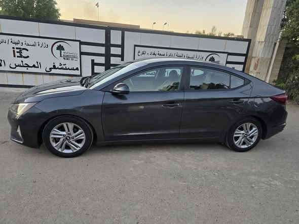 سلام عليكم النترا ٢٠٢٠ وارد امريكي مكينه ٢٠٠٠ دوش سياره كلين صور الحادث داخل المنشور بدون ايرباك هنا بلعراق صار بيهه قطعتين صبغ بدون دواخل جاملغ الخلفي وجاملغ الكدام سياره جديده صفاحه موس مابيهه اي نقص موصفات نص فول رقم اربيل بسمنه تريد تحويل تريد وكاله مكاني بغداد البياع السعر ١٢٧ ر ***********
