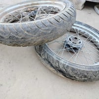 وياله لايتي خلفي وامامي للبيع كاملات وياهن تاير وجوب ثنينهن.      ‏‪07...