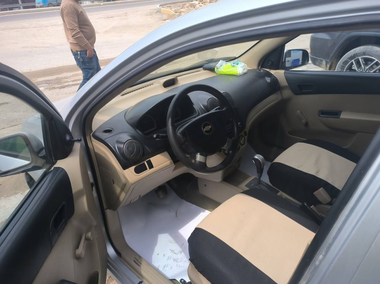 السلام عليكم افيو 2013سياره جاهزه من كل النواحي مكان السياره بابل قرب جسر بته السعر 76$وبيه مجال الاتصال ***********
